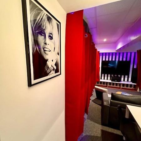Experience Cinema Immersif Dans Appartement Renove Pres De Montmartre Paris Eksteriør billede
