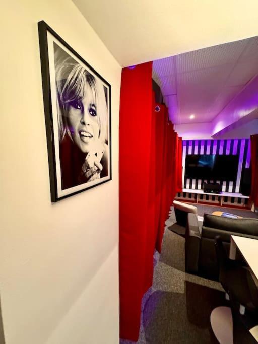 Experience Cinema Immersif Dans Appartement Renove Pres De Montmartre Paris Eksteriør billede